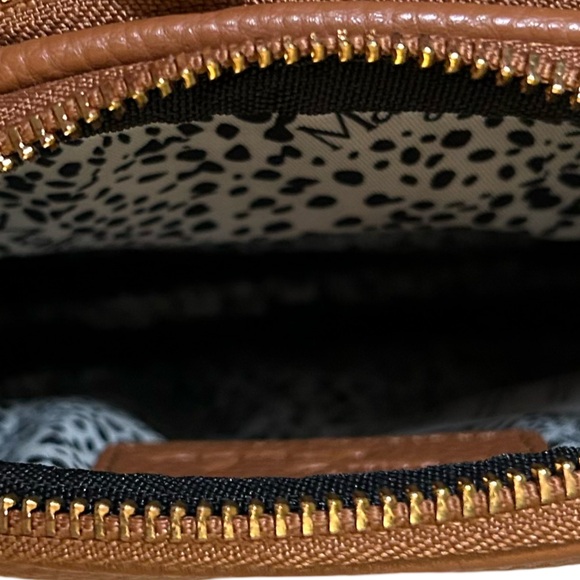 N W/DUST BAG. Mai-Lili-Josephine sold @ANTHROPOLOGY. Crossbody Bag, two straps. - Picture 7 of 14